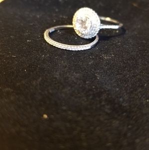 EUC SILVER ENGAGEMENT RING SET SIZE 9